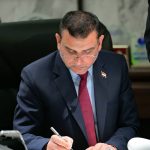 محافظ ذي قار يصادق على التصاميم القطاعية لقضاء الفهود وناحية الفضلية ويؤكد أنها تتيح توزيع 2500 قطعة أرض سكنية لمختلف الشرائح