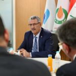 خلال جولته في محافظة البصرة  نائب رئيس مجلس الوزراء لشؤون الطاقة وزير النفط يجري زيارة إلى شركتي غاز الجنوب وغاز البصرة