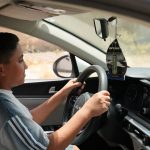 “مخالفة صريحة للقانون”.. المرور توضح عقوبات قيادة الأطفال للسيارات