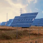 الكهرباء تكشف عن مشاريع شمسية واعدة لتعزيز الطاقة النظيفة