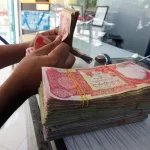 العمل تنفي صرف راتب الرعاية بشرط وجود كفيل