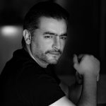 بعد غياب 14 عامًا.. هاني سلامة يعود للسينما ويستأنف تصوير فيلم الحارس بين مصر ولبنان