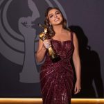 أنغام تفوز بجائزة الفنانة المفضلة في Joy Awards