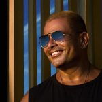 تصريح صادم لموسيقار شهير: عمرو دياب ليس مطرباً