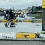 الانبار.. الزوارق تجوب شوارع “الخالدية” بعد غرقها بمياه الأمطار