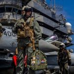 القوات الأمريكية تستهدف منشآت عسكرية في إيران